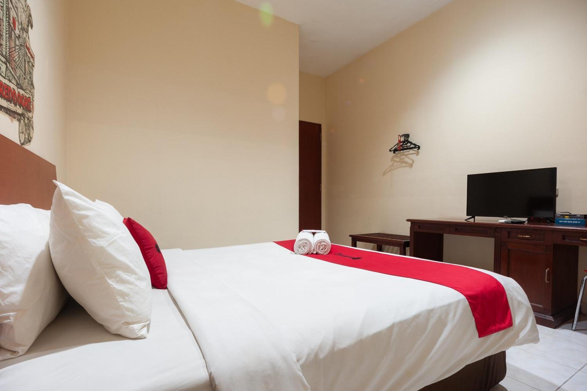 Reddoorz Plus Near Plaza Blok M Jacarta Exterior foto