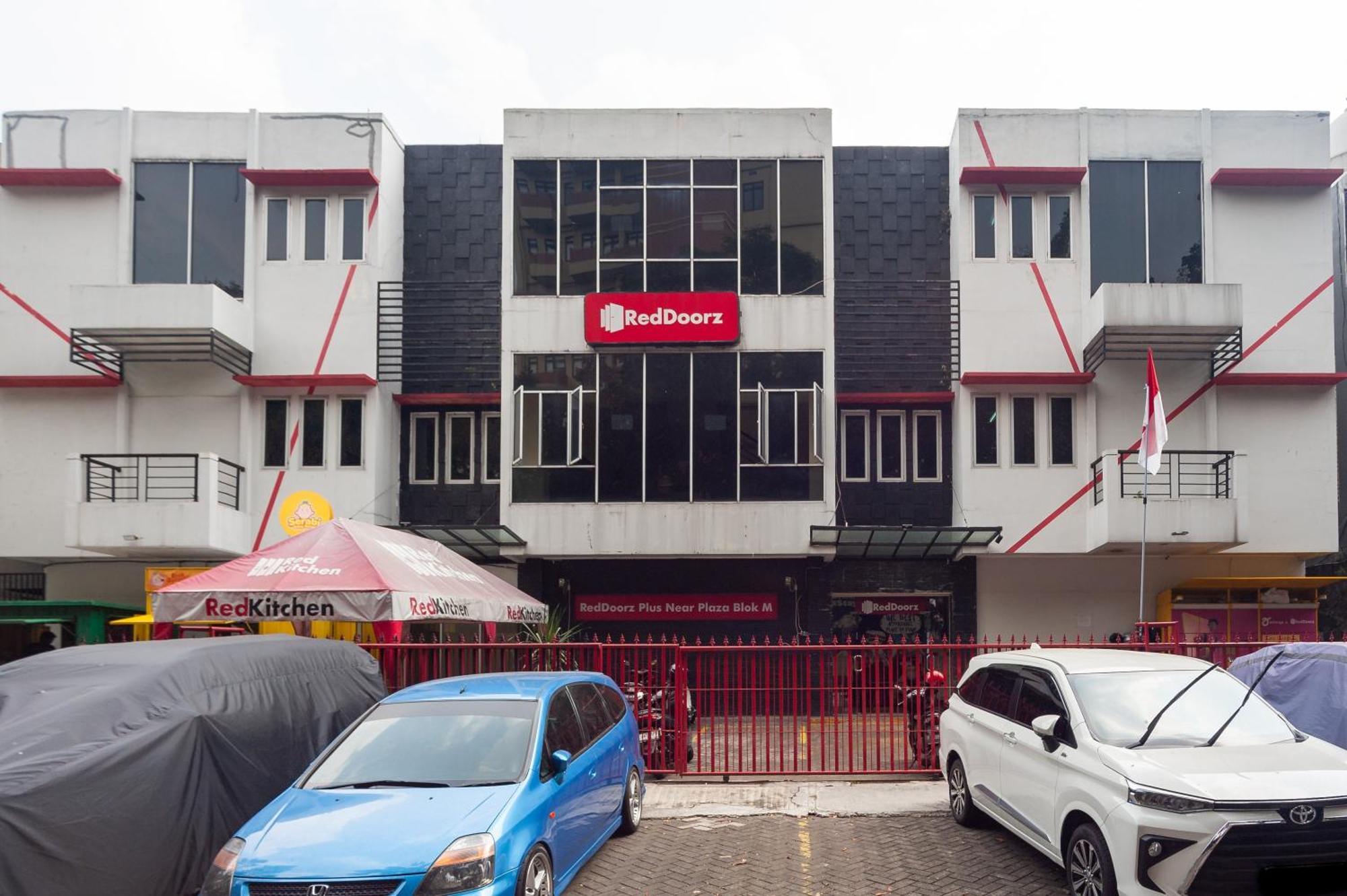 Reddoorz Plus Near Plaza Blok M Jacarta Exterior foto