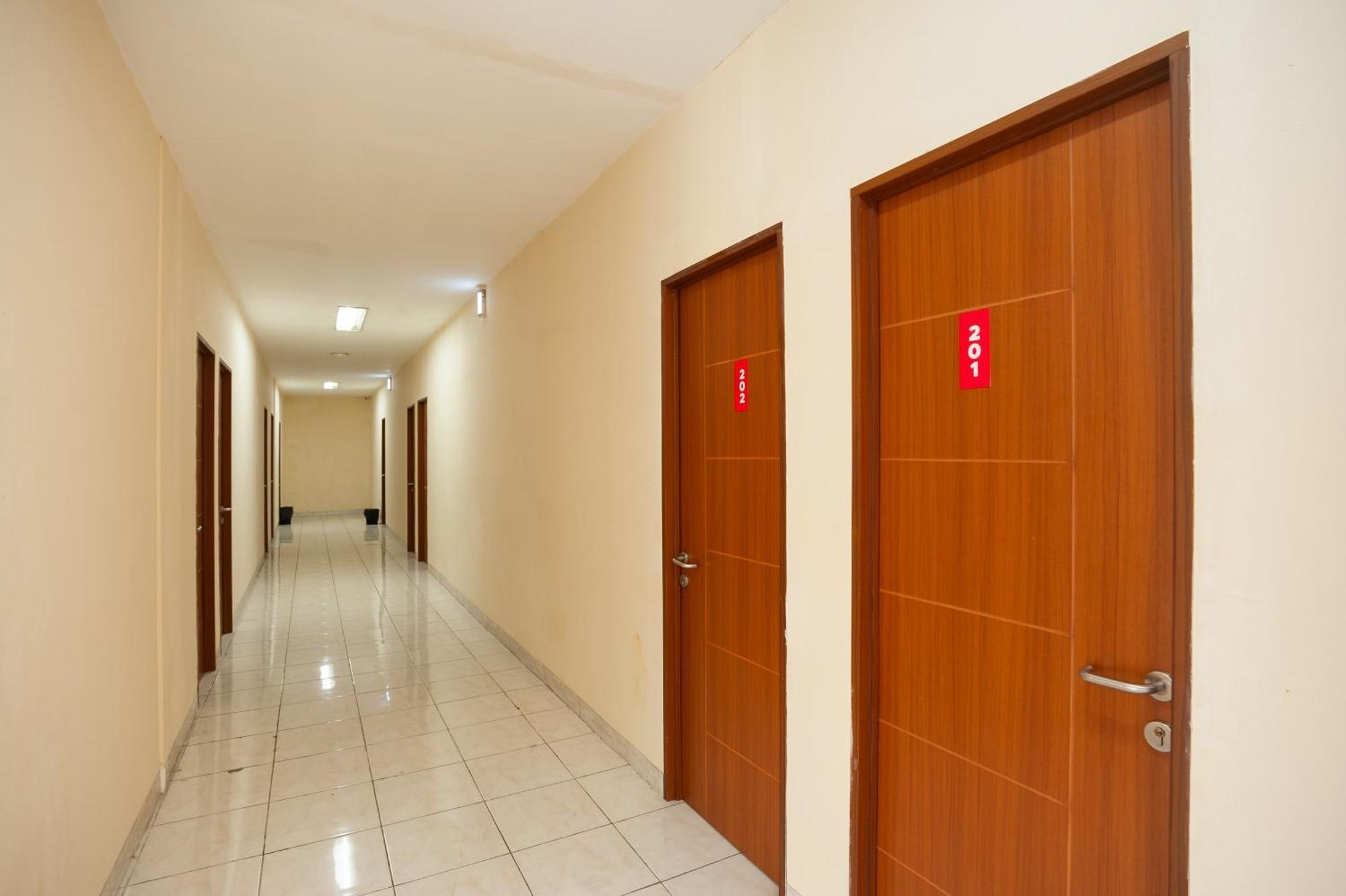 Reddoorz Plus Near Plaza Blok M Jacarta Exterior foto