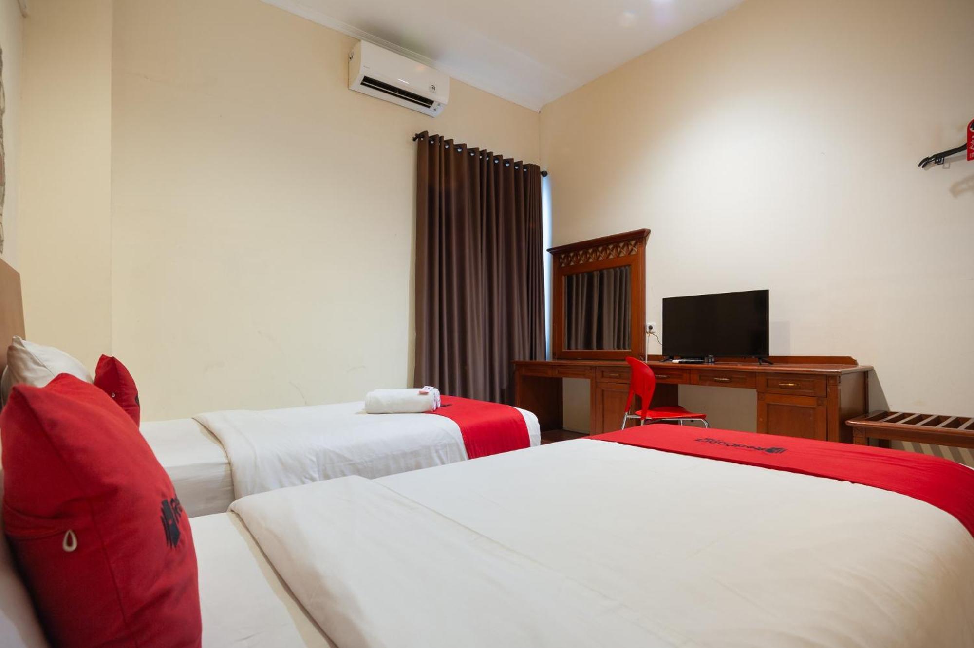 Reddoorz Plus Near Plaza Blok M Jacarta Exterior foto